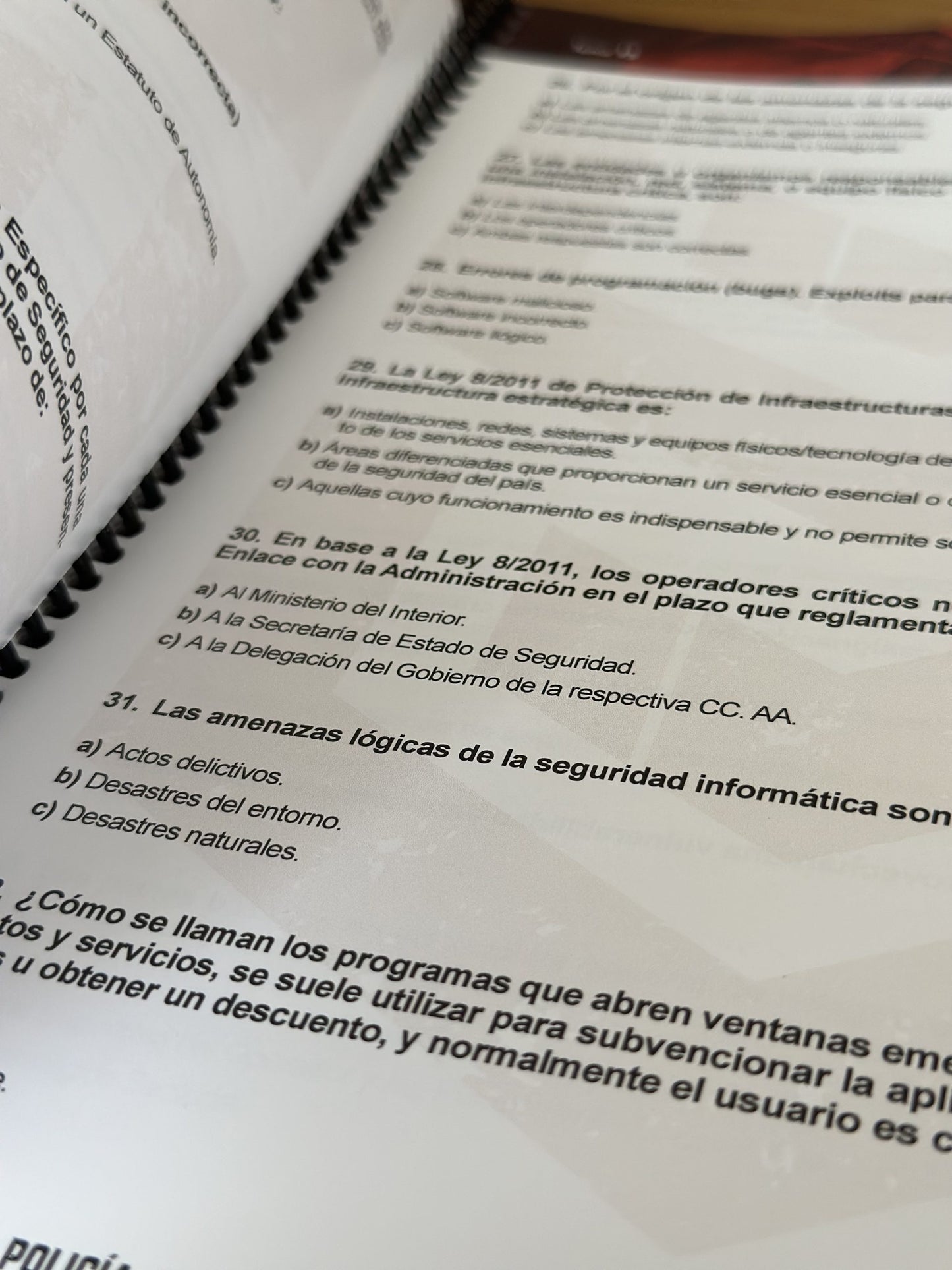 MEGATEST. Libro de exámenes tipo test por tema Oposición Policía Nacional