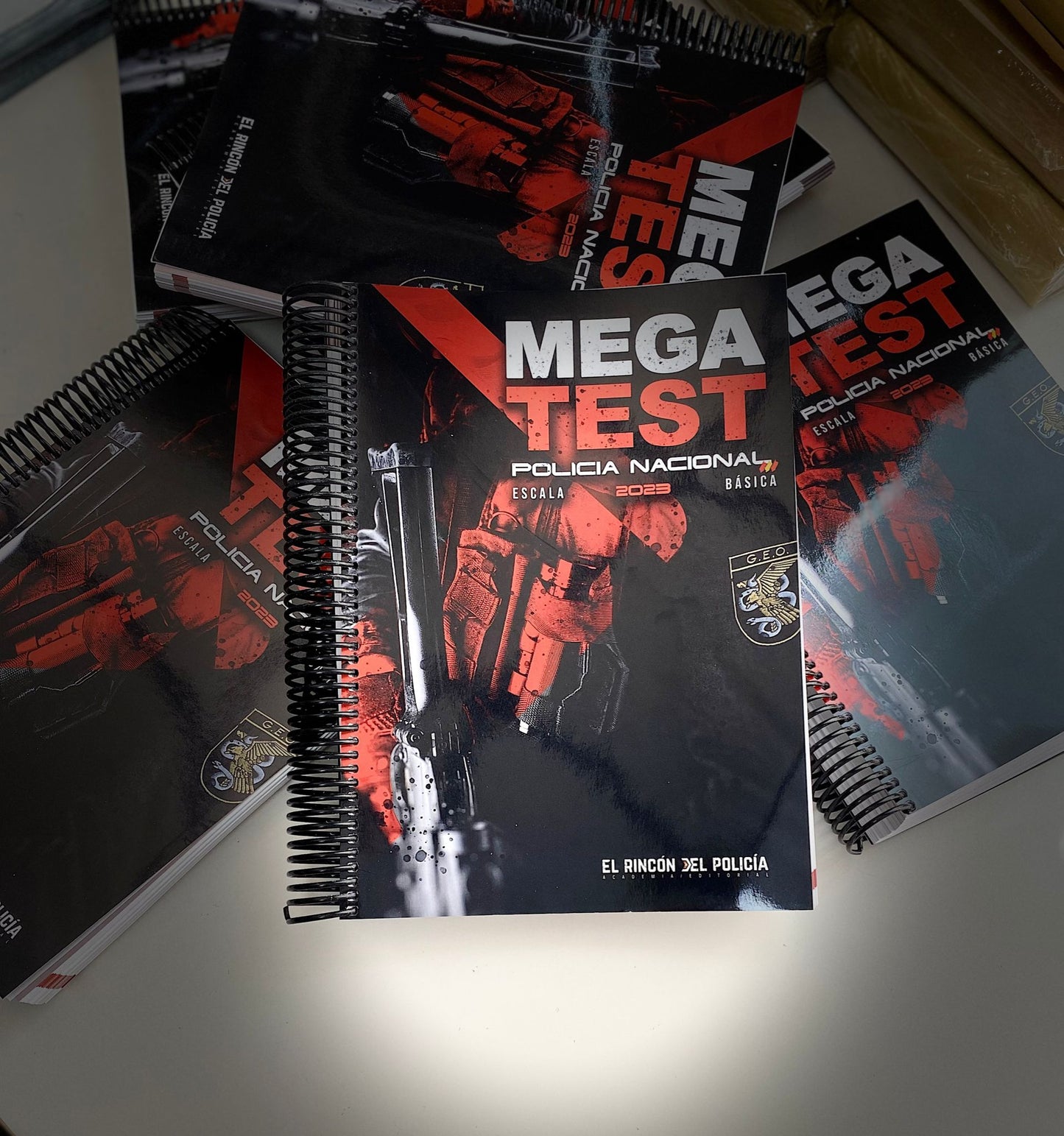 MEGATEST. Libro de exámenes tipo test por tema Oposición Policía Nacional